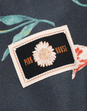 画像をギャラリービューアに読み込む, little sunny bite と pink house tulip print logo hoodie / BLACK