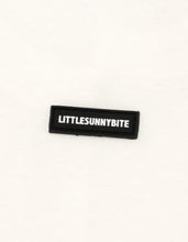 Load image into Gallery viewer, do me big tee / WHITE