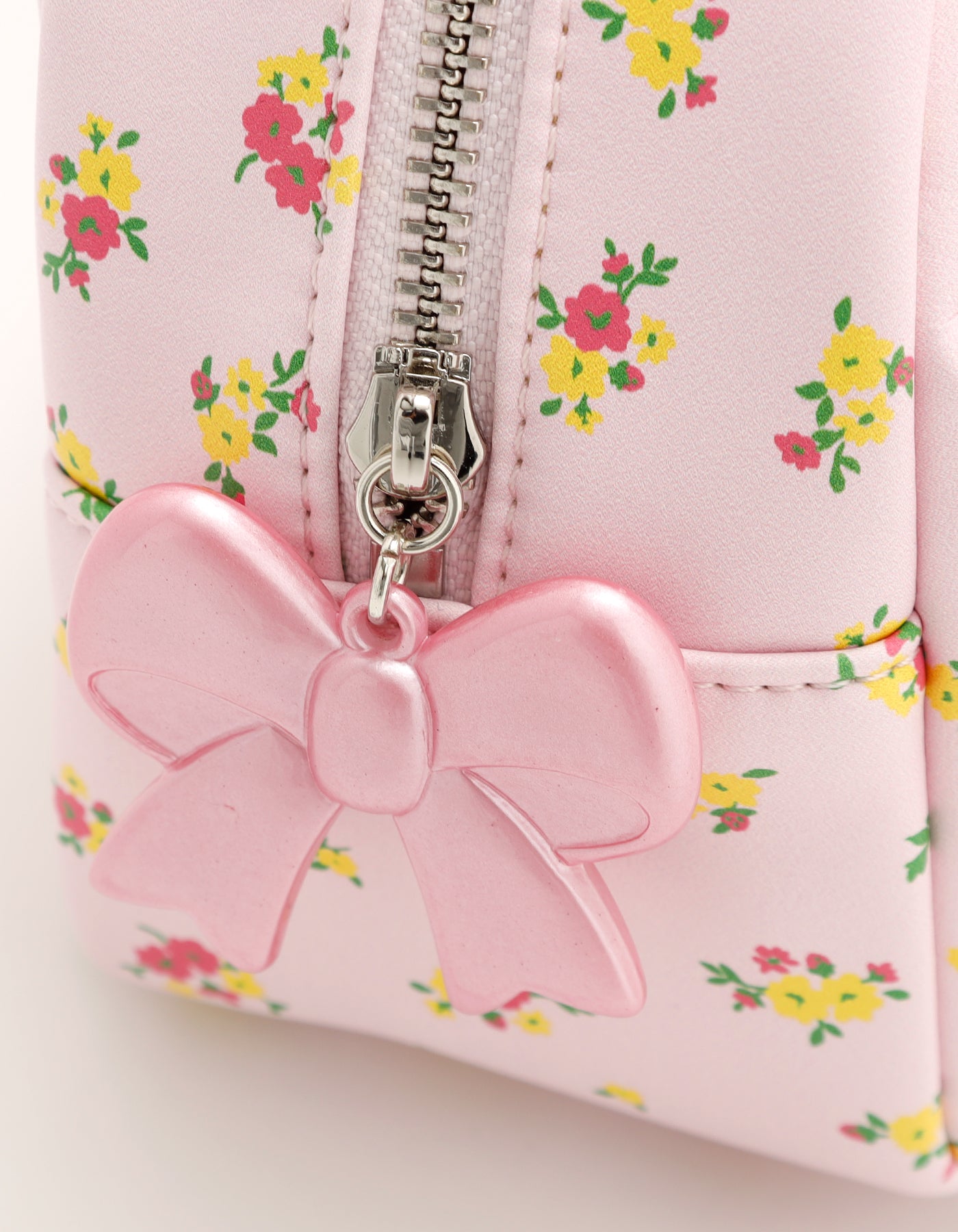 hello kitty x little sunny bite ribbon bag / PINK