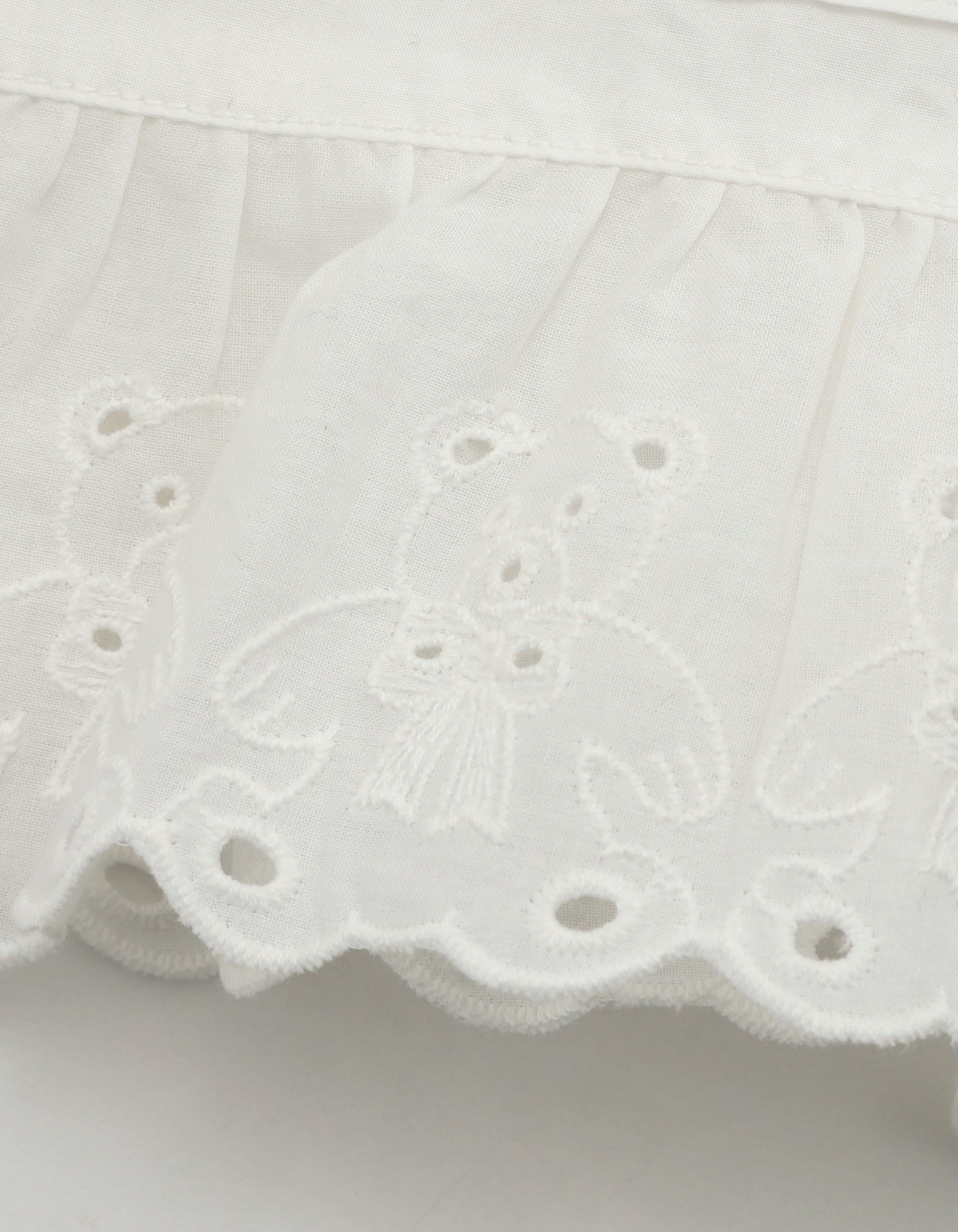 bear lace pants / WHITE