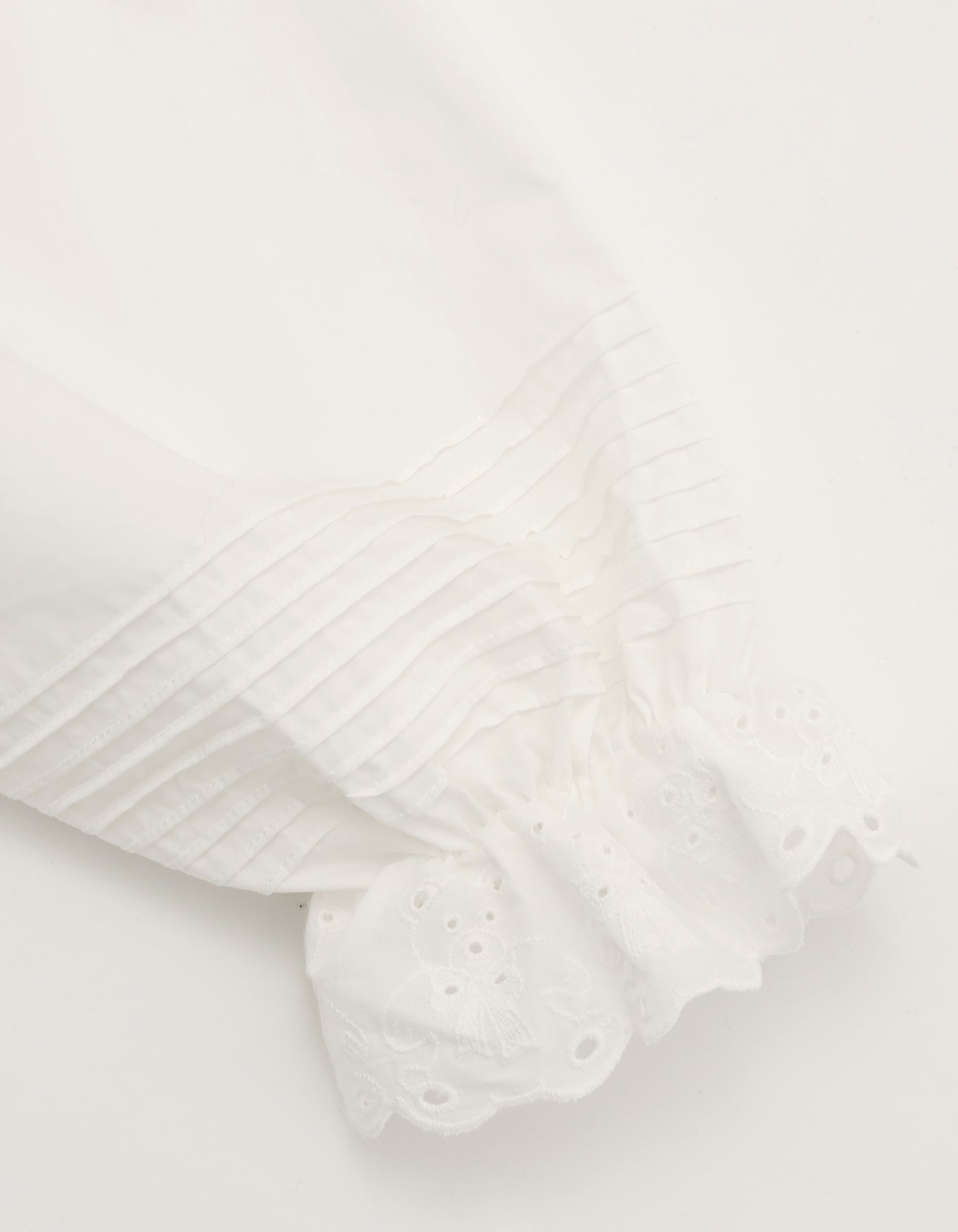 bear lace dress / WHITE