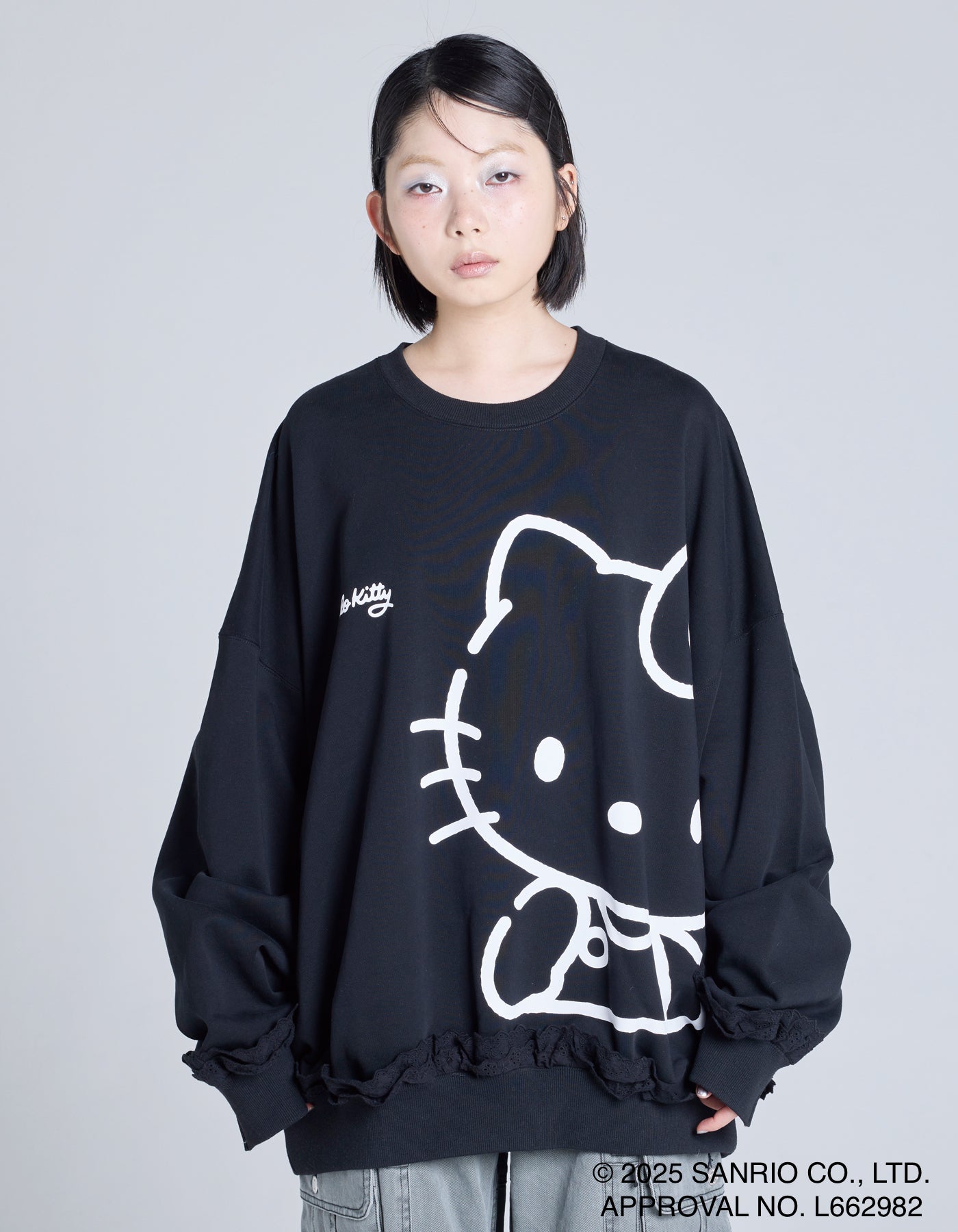 hello kitty x little sunny bite sweat top / BLACK