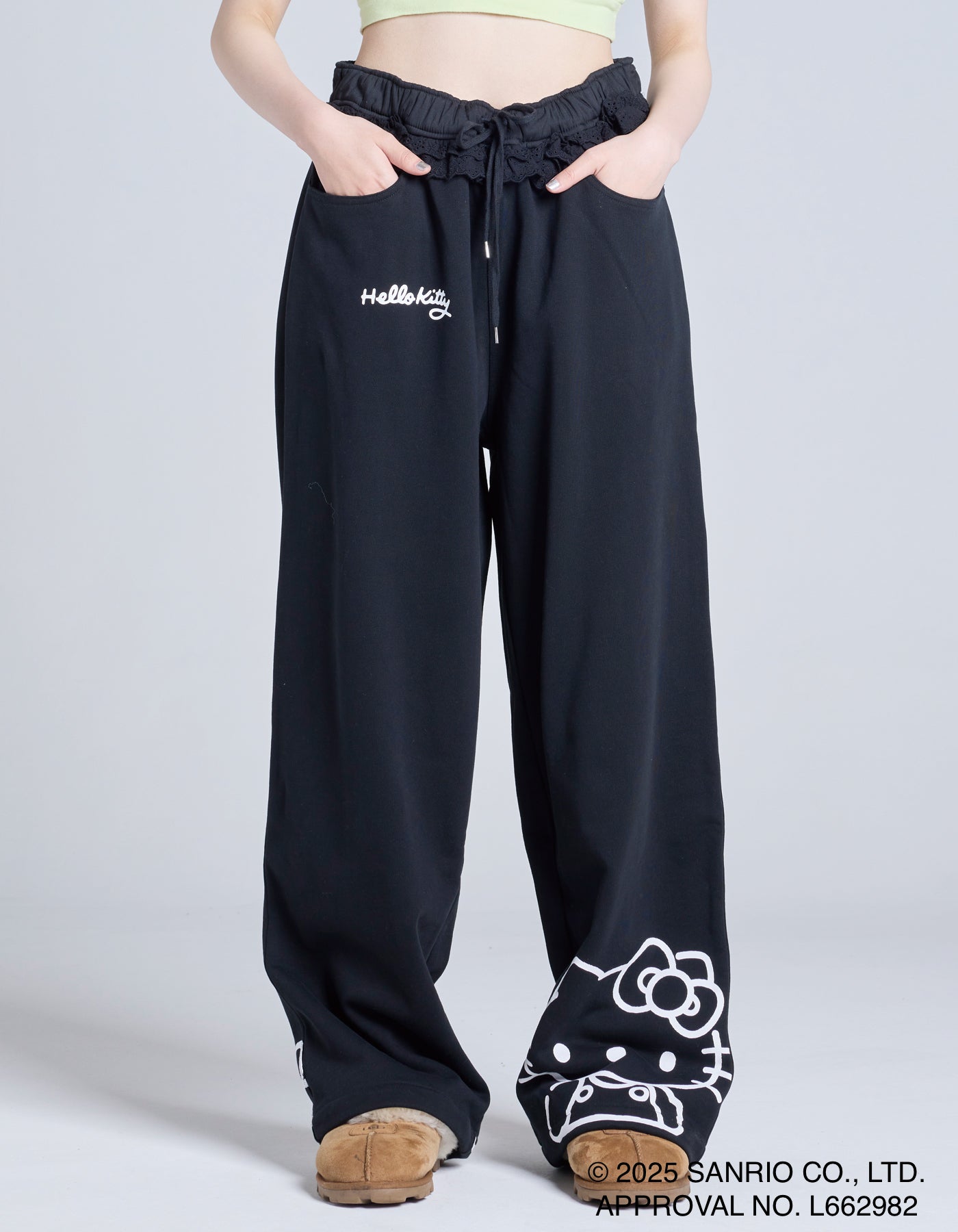 hello kitty x little sunny bite sweat pants / BLACK