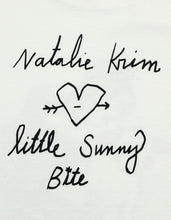 画像をギャラリービューアに読み込む, little sunny bite x natalie krim a girl long tee / WHITE