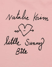 画像をギャラリービューアに読み込む, little sunny bite x natalie krim a girl long tee / PINK