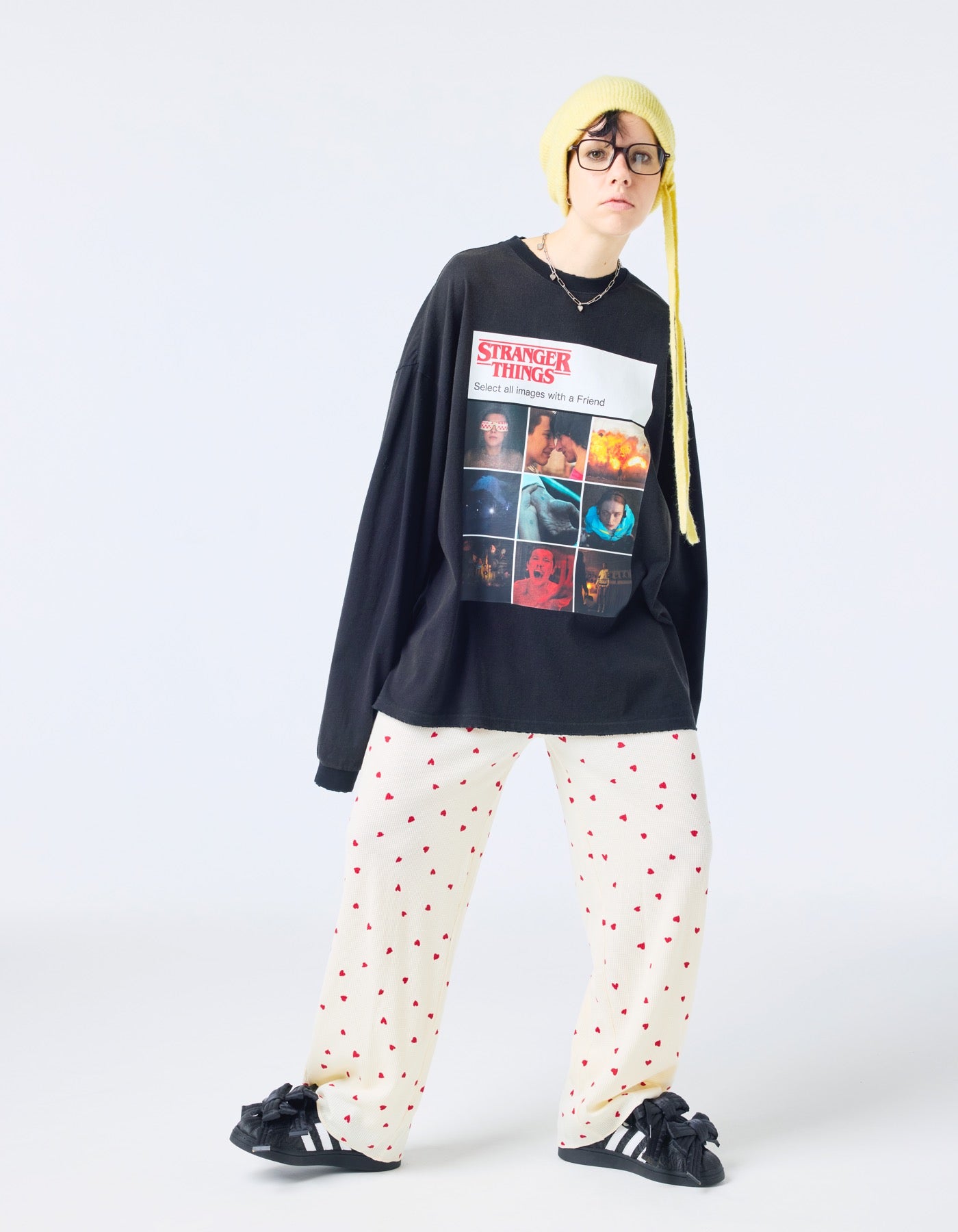 【PRE-ORDER】stranger things x little sunny bite click verify long tee / BLACK