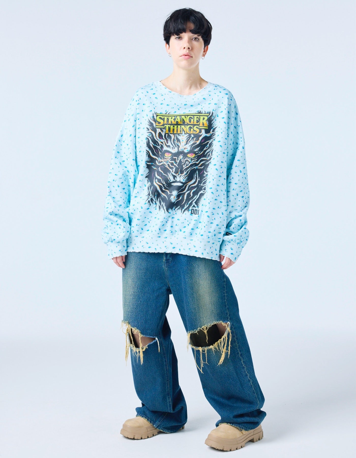 【PRE-ORDER】stranger things x little sunny bite floral sweat top / BLUE