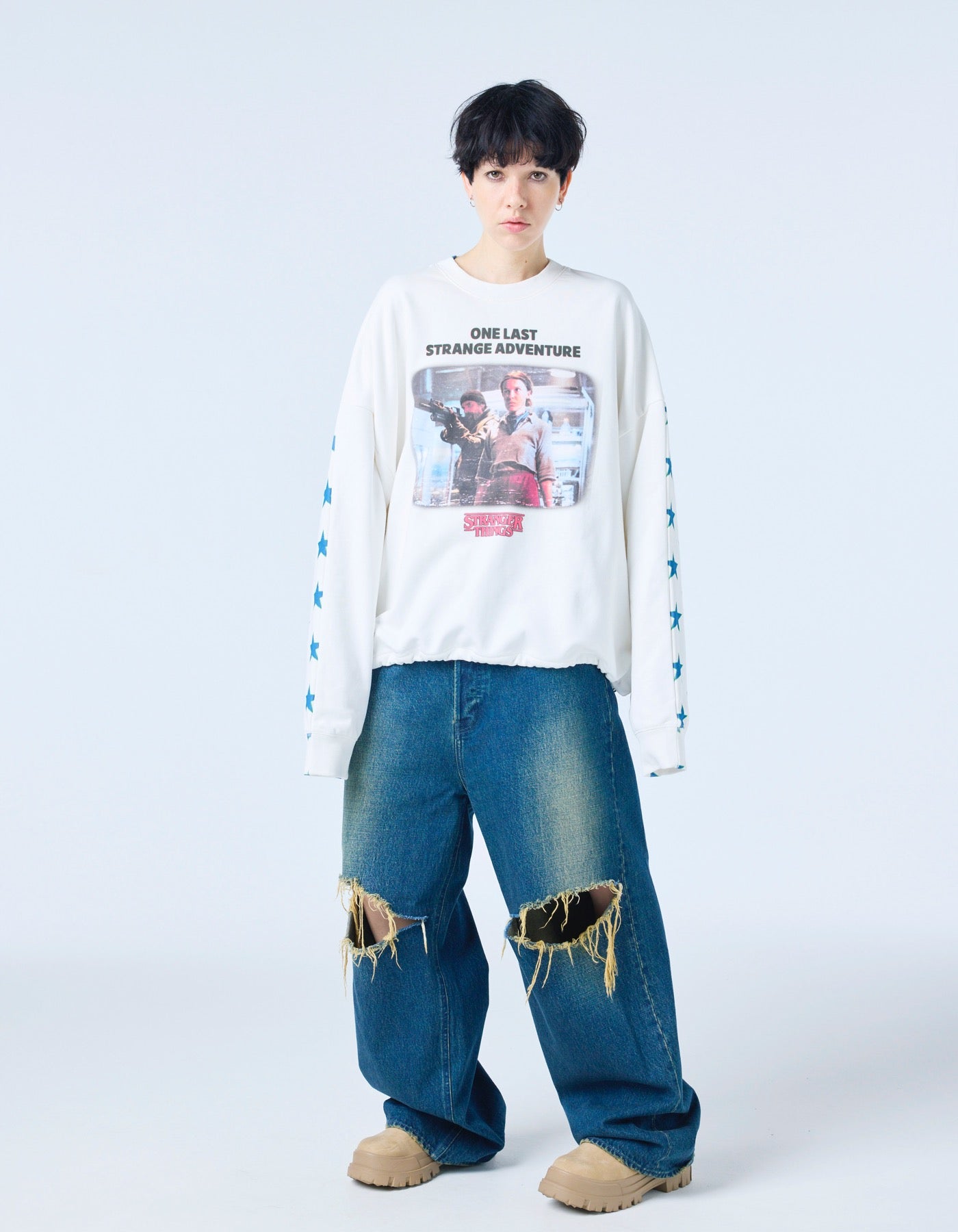 【PRE-ORDER】stranger things x little sunny bite graphic sweat top / WHITE