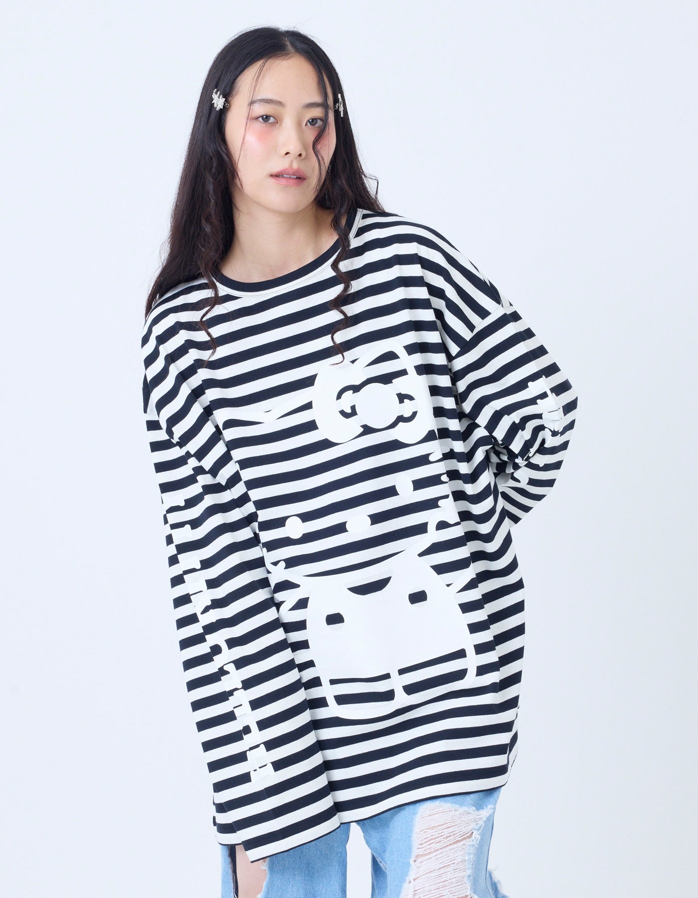 HELLO KITTY x little sunny bite stripe long tee / BLACK BD