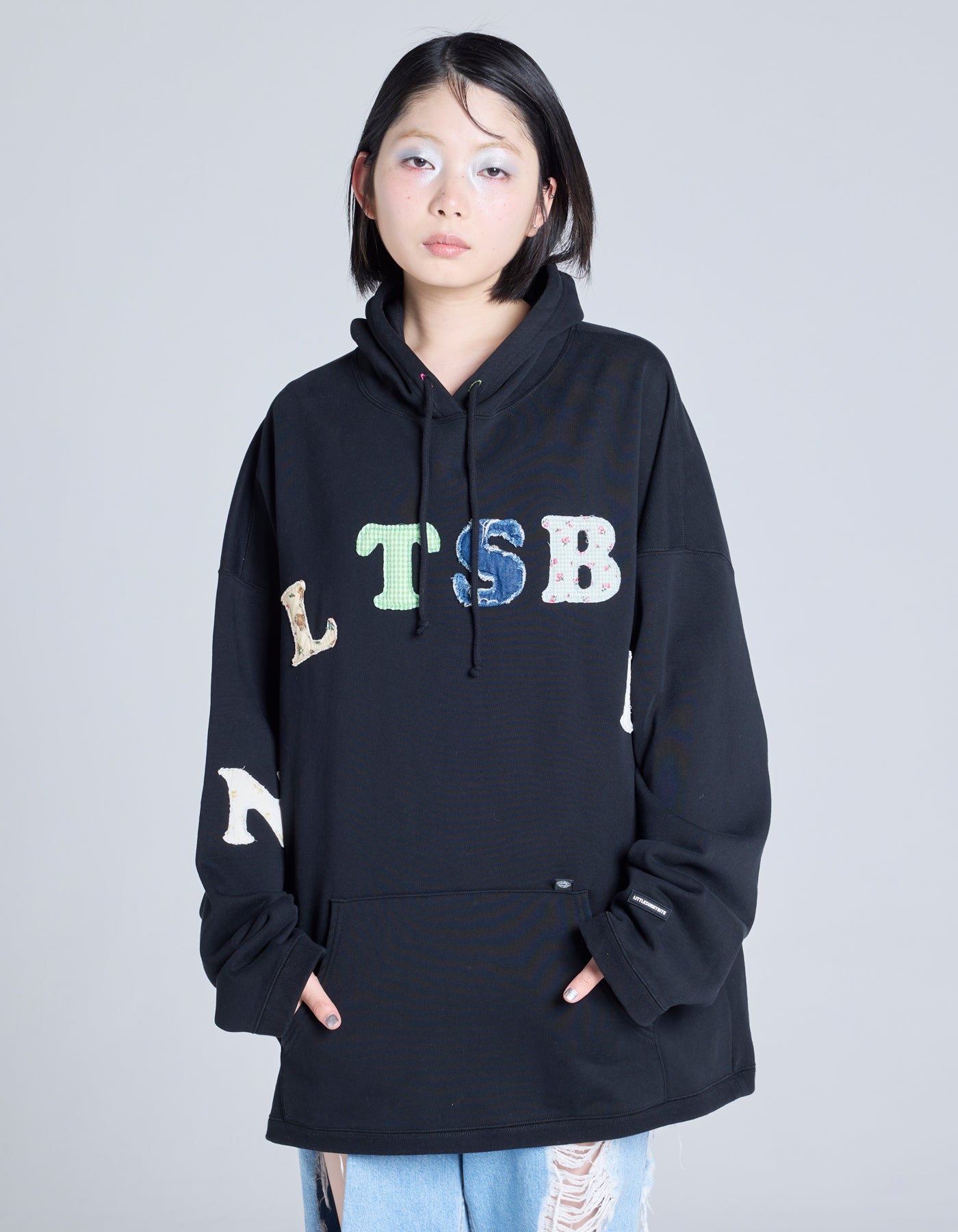 little sunny bite (リトルサニーバイト)alphabet hoodie / BLACK