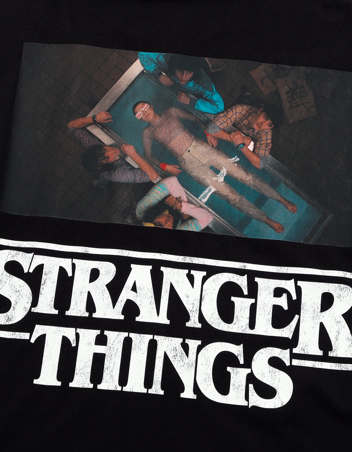 【PRE-ORDER】stranger things x little sunny bite photo big tee / BLACK
