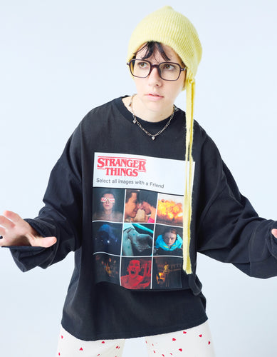 【PRE-ORDER】stranger things x little sunny bite click verify long tee / BLACK
