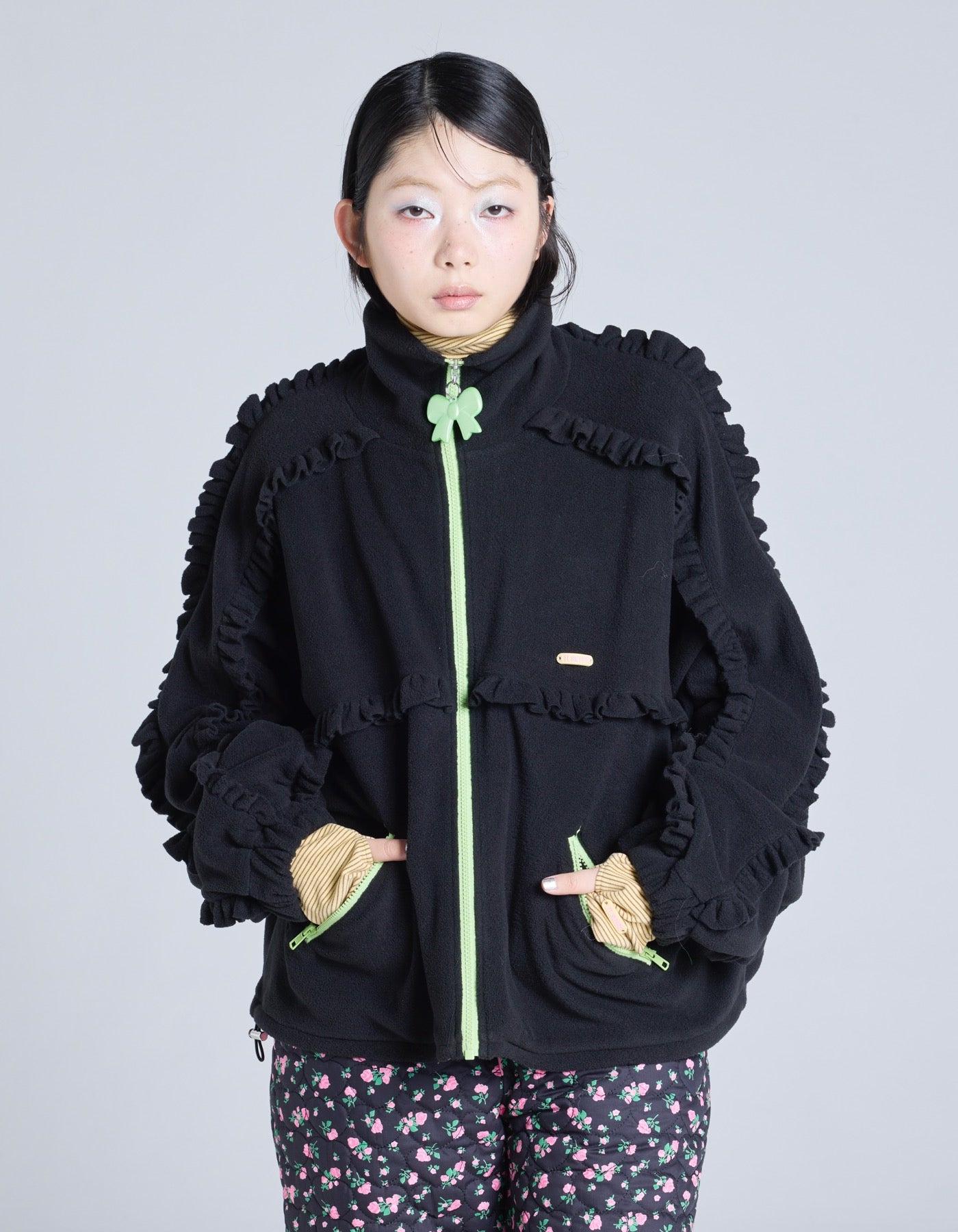 little sunny bite (リトルサニーバイト)fleece jumper / BLACK
