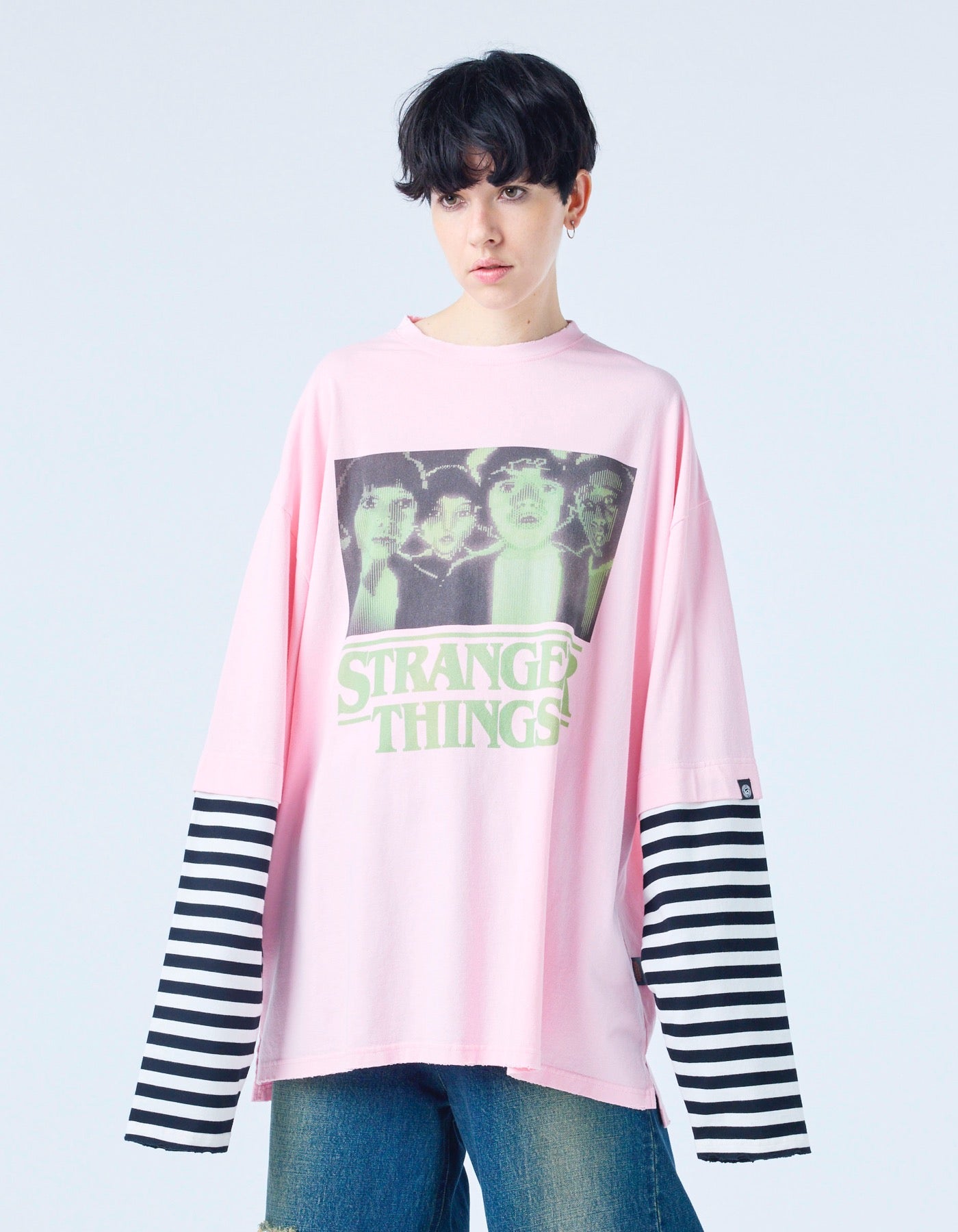 【PRE-ORDER】stranger things x little sunny bite graphic fake layered long tee / PINK