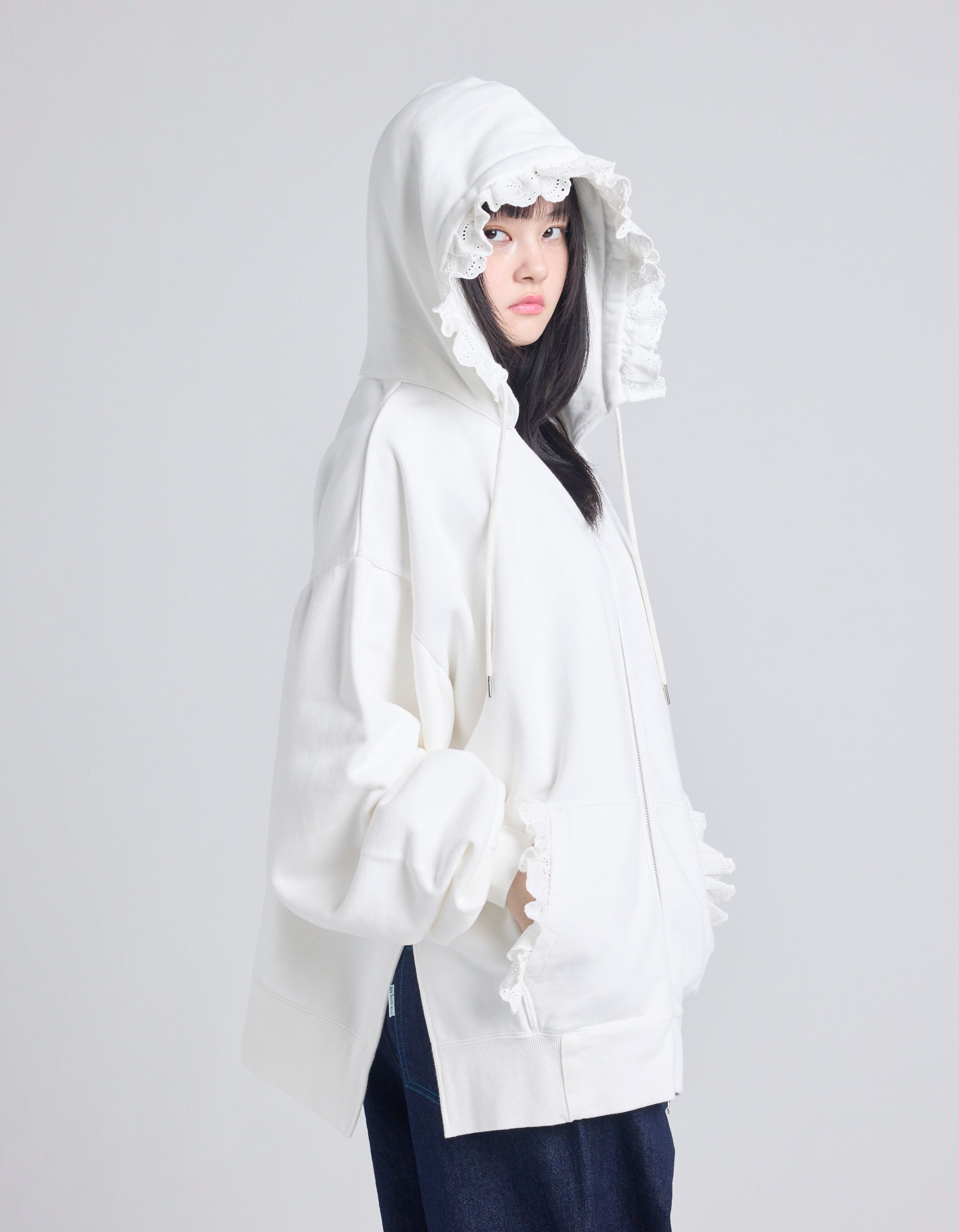 little sunny bite (リトルサニーバイト)lacy logo hoodie / WHITE