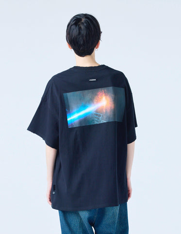 【PRE-ORDER】stranger things x little sunny bite demogorgon tee / BLACK