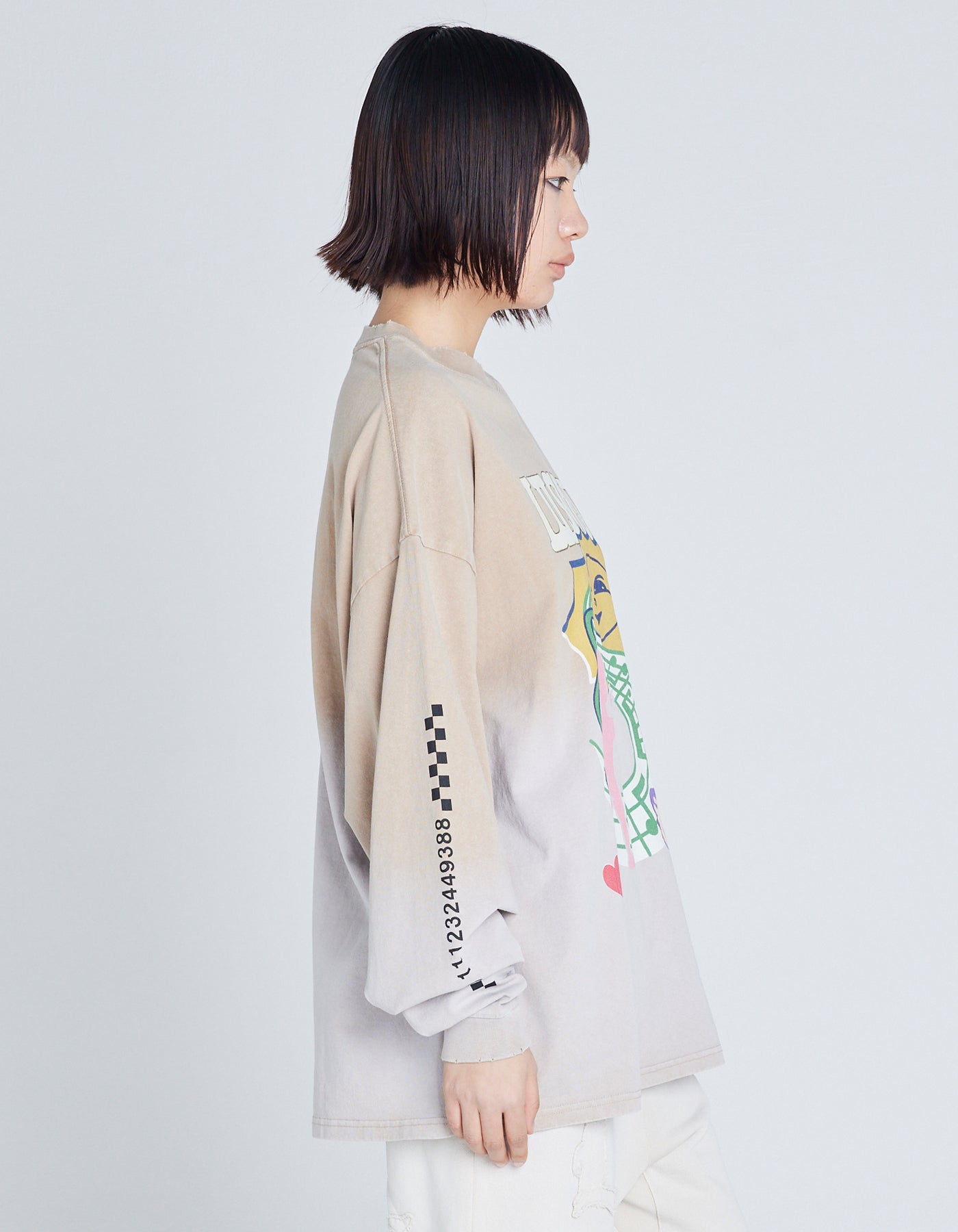 graphic gradation long tee / BEIGE