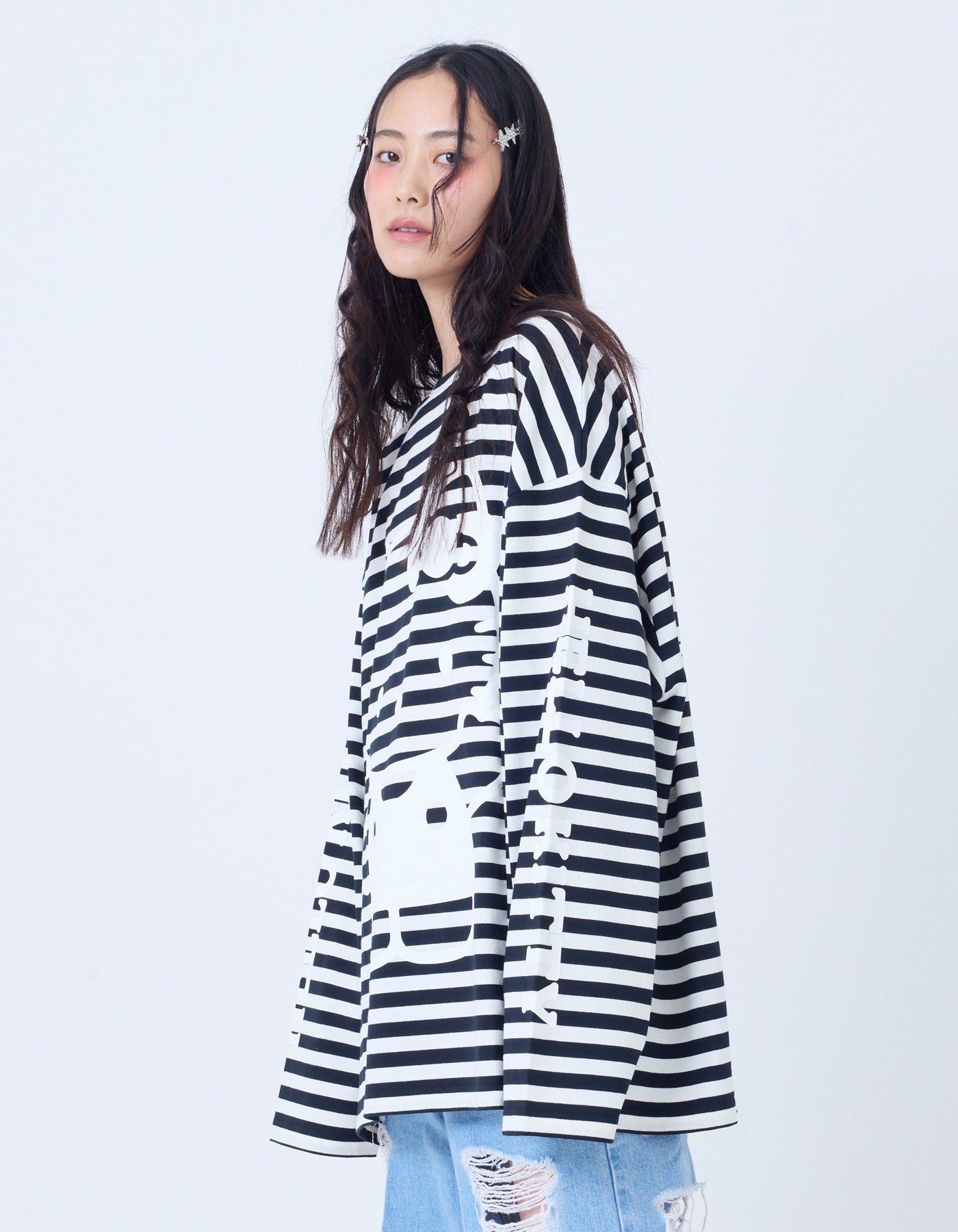 HELLO KITTY x little sunny bite stripe long tee / BLACK BD