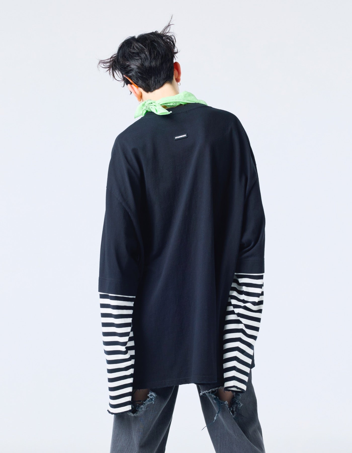 【PRE-ORDER】stranger things x little sunny bite graphic fake layered long tee / BLACK