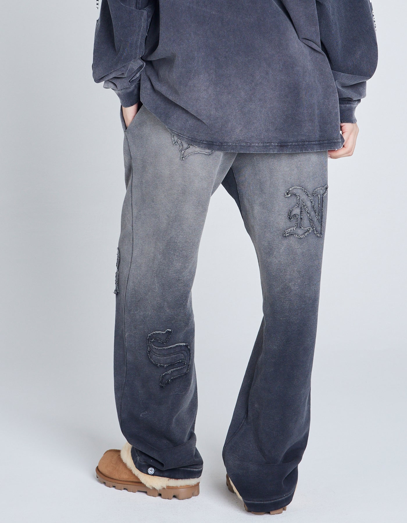 gradation sweat pants / BLACK