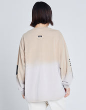 画像をギャラリービューアに読み込む, graphic gradation long tee / BEIGE