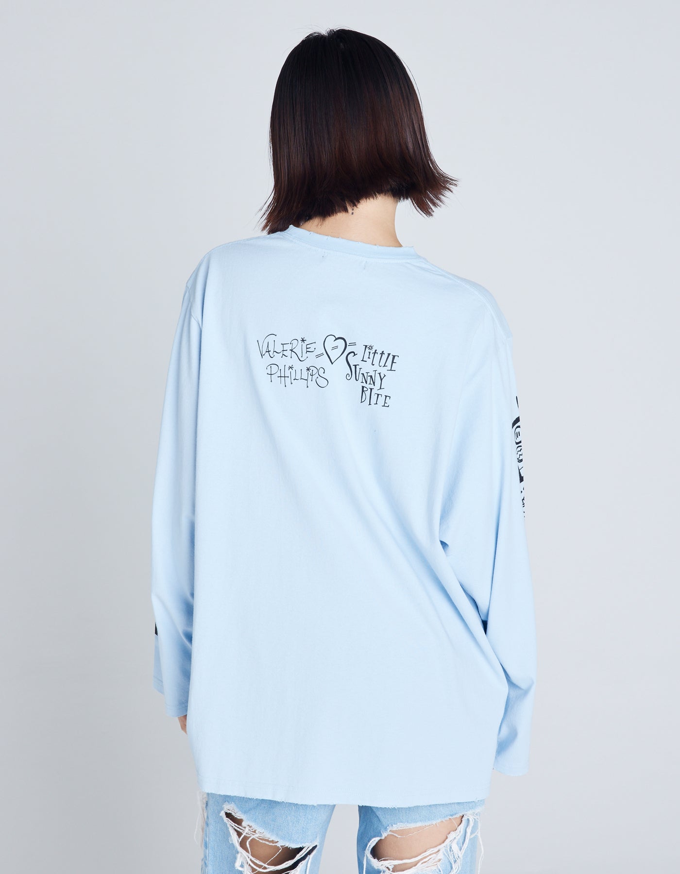 Valerie Phillips x little sunny bite photo long tee / BLUE