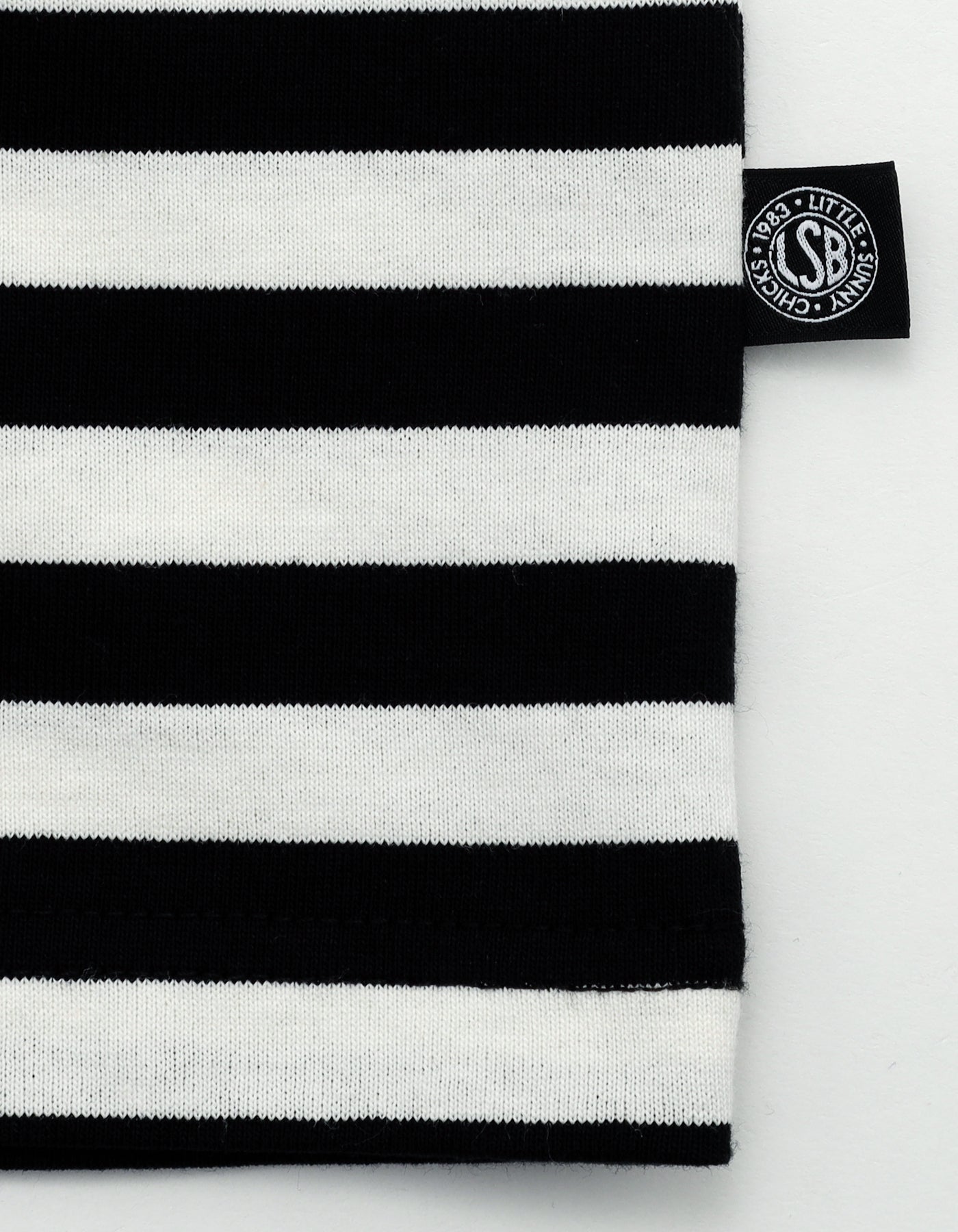HELLO KITTY x little sunny bite stripe long tee / BLACK BD