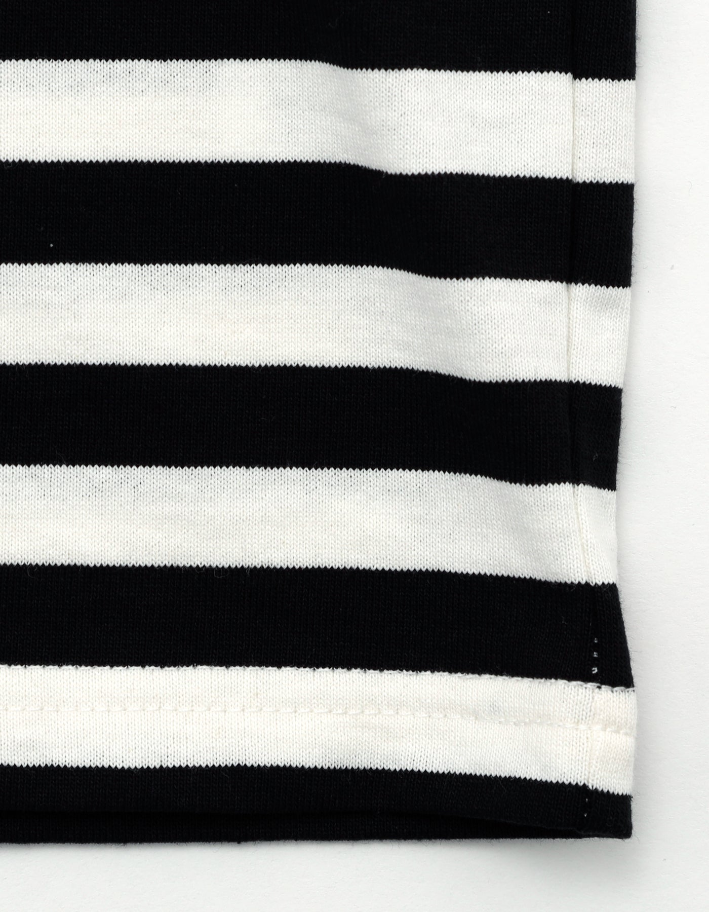 crazy stripe fake layered long tee / BLACKxWHITE