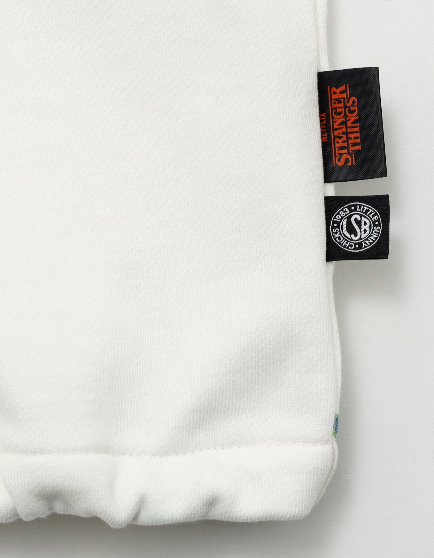 【PRE-ORDER】stranger things x little sunny bite graphic sweat top / WHITE