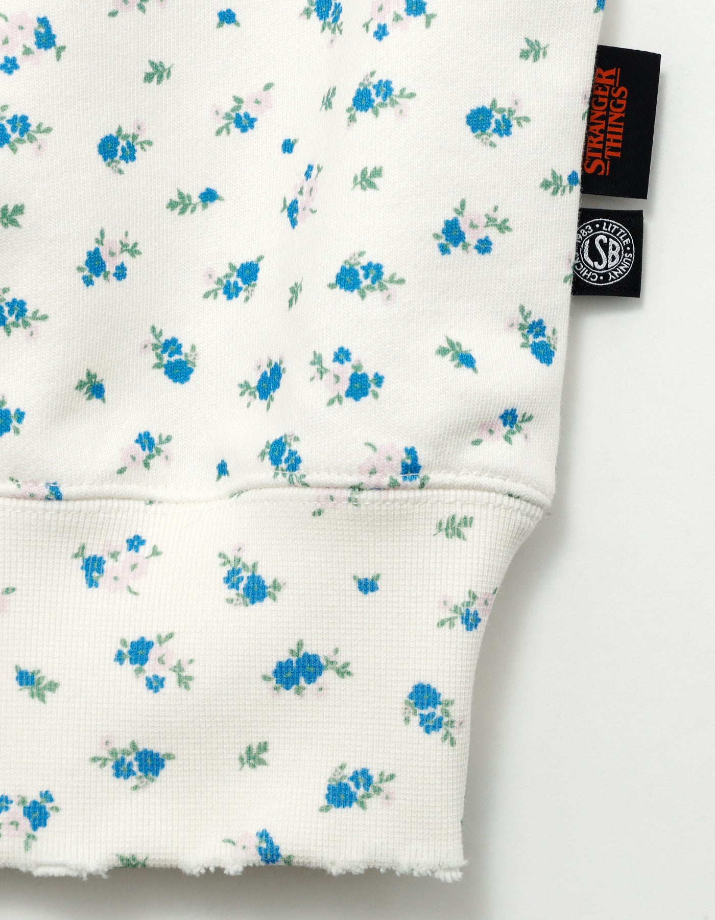 【PRE-ORDER】stranger things x little sunny bite floral sweat top / WHITE