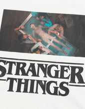 画像をギャラリービューアに読み込む, 【PRE-ORDER】stranger things x little sunny bite photo big tee / WHITE