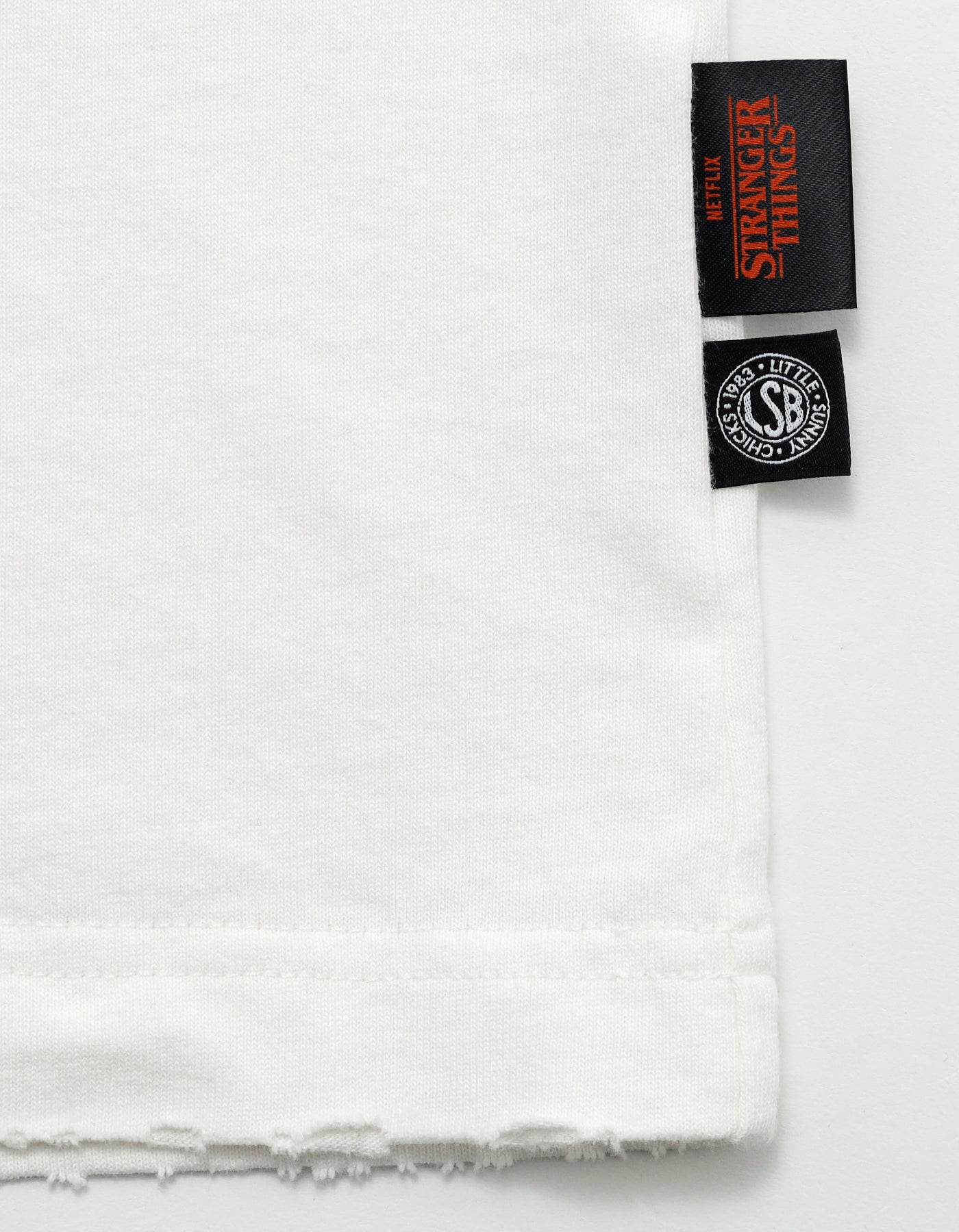 【PRE-ORDER】stranger things x little sunny bite graphic long tee / WHITE