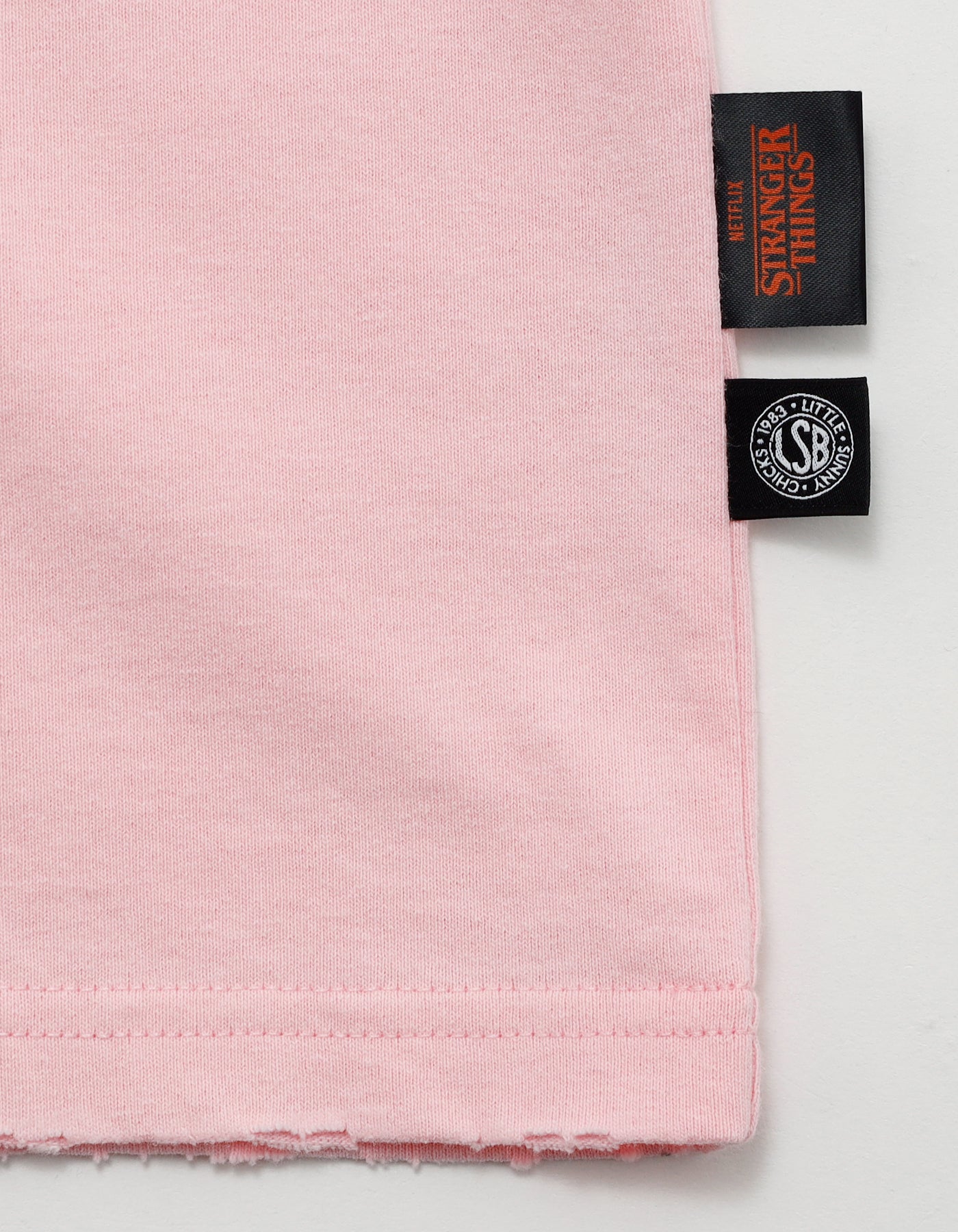 【PRE-ORDER】stranger things x little sunny bite click verify long tee / PINK