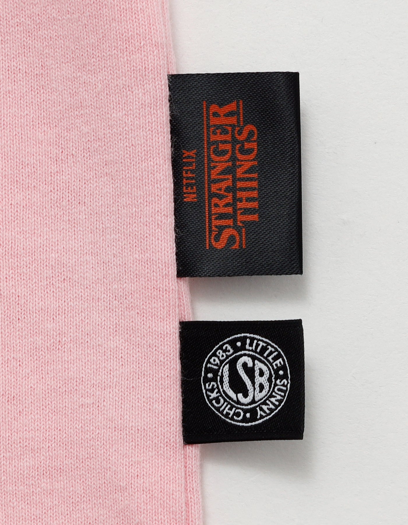 【PRE-ORDER】stranger things x little sunny bite click verify long tee / PINK