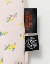 画像をギャラリービューアに読み込む, 【PRE-ORDER】stranger things x little sunny bite floral sweat top / PINK