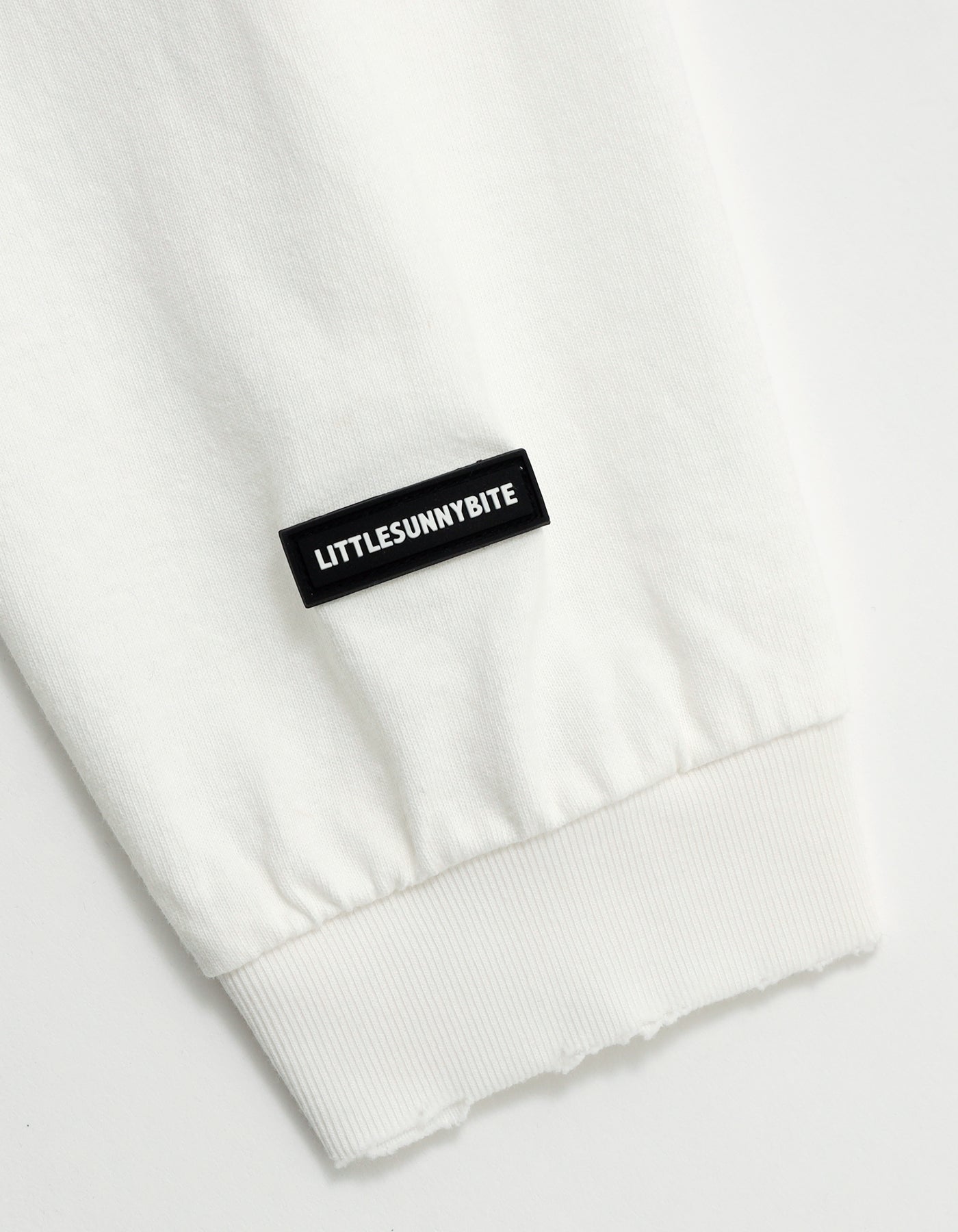 【PRE-ORDER】stranger things x little sunny bite click verify long tee / WHITE