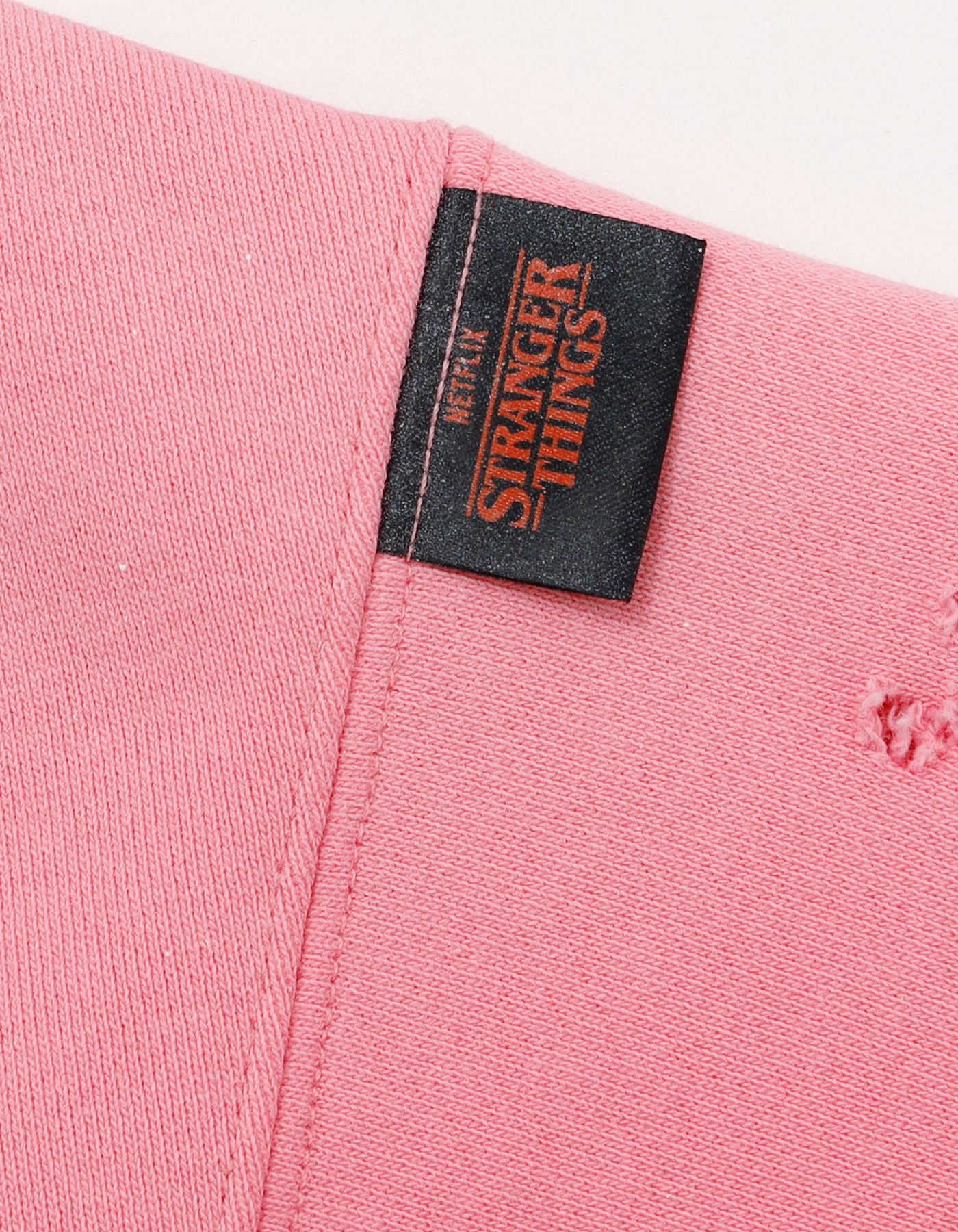【PRE-ORDER】stranger things x little sunny bite logo sweat top / PINK