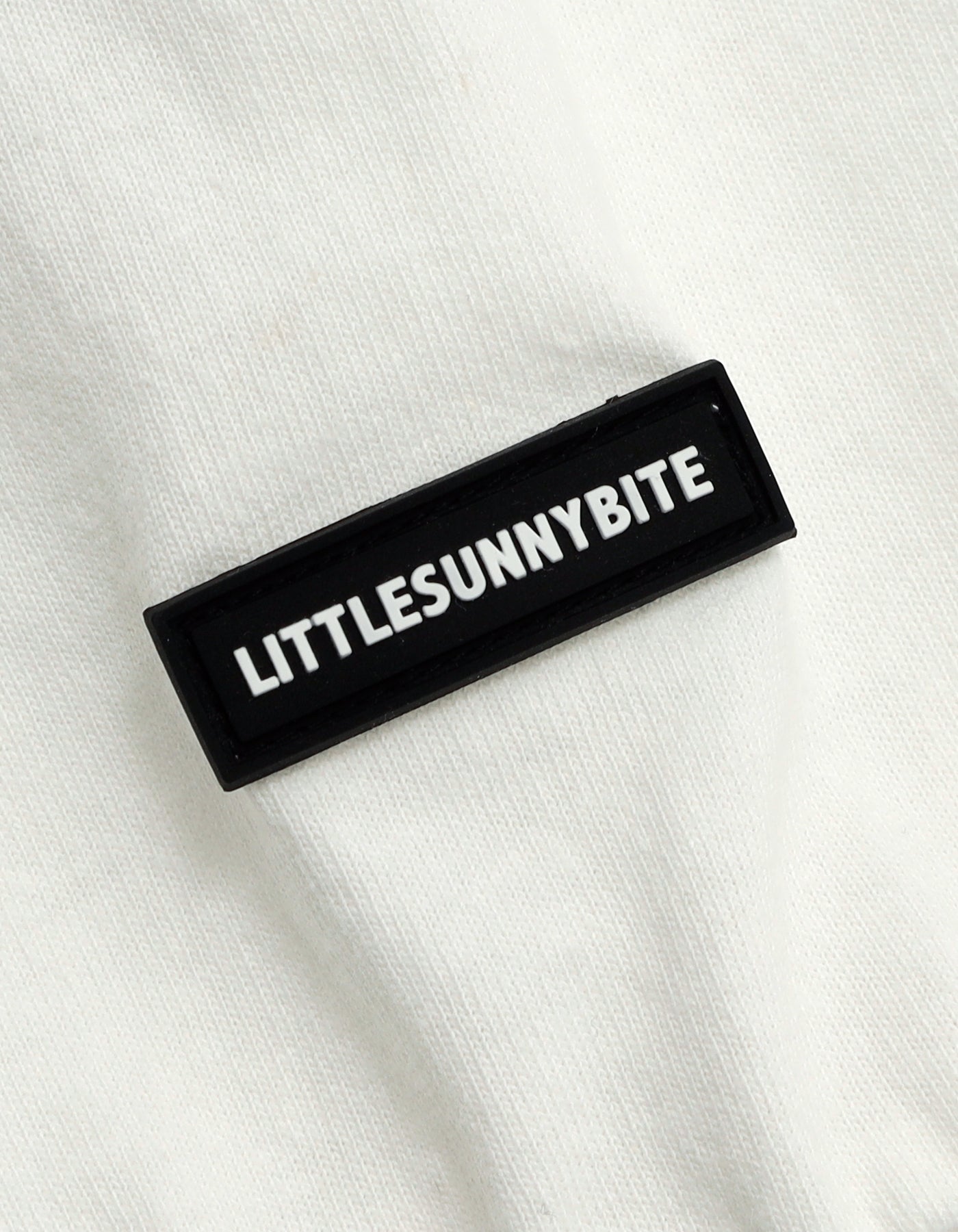 【PRE-ORDER】stranger things x little sunny bite click verify long tee / WHITE