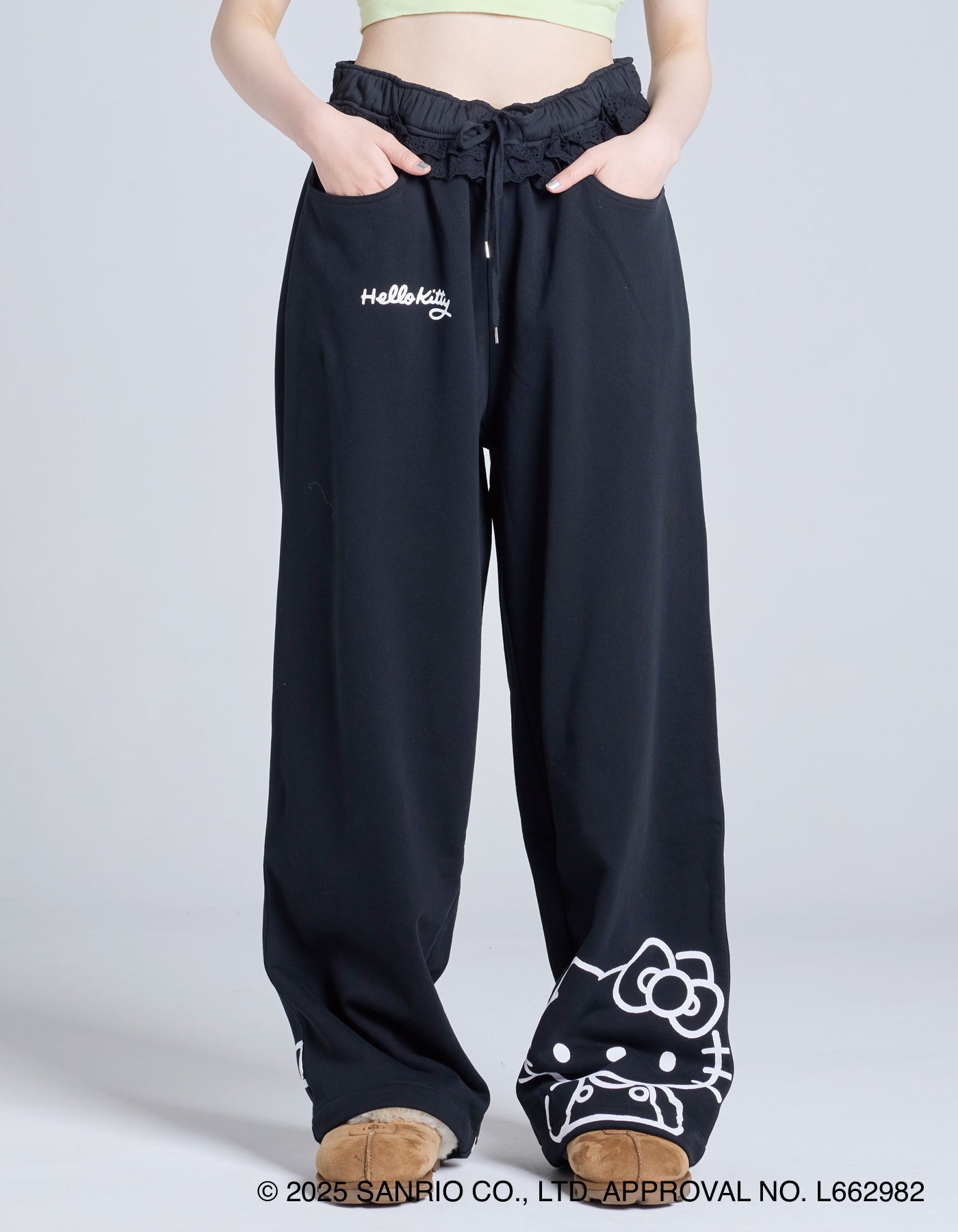 hello kitty x little sunny bite sweat pants / BLACK