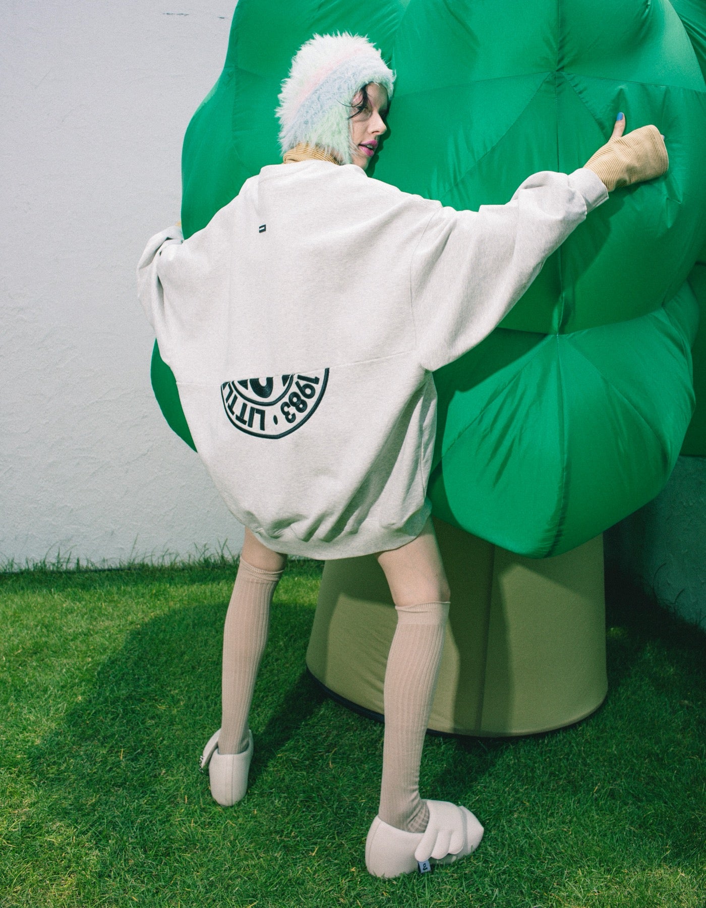 little sunny bite (リトルサニーバイト)logo sweat top / GRAY