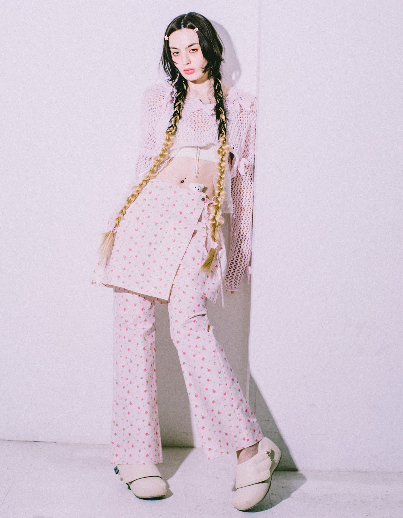 little sunny bite (リトルサニーバイト) floral nylon pants / WHITE