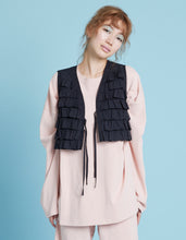 画像をギャラリービューアに読み込む, Frill vest / BLACK