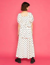 画像をギャラリービューアに読み込む, little sunny bite と pink house Coin dot long dress / IVORY