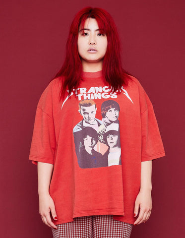 STRANGER THINGS × little sunny bite Vintage big tee / RED