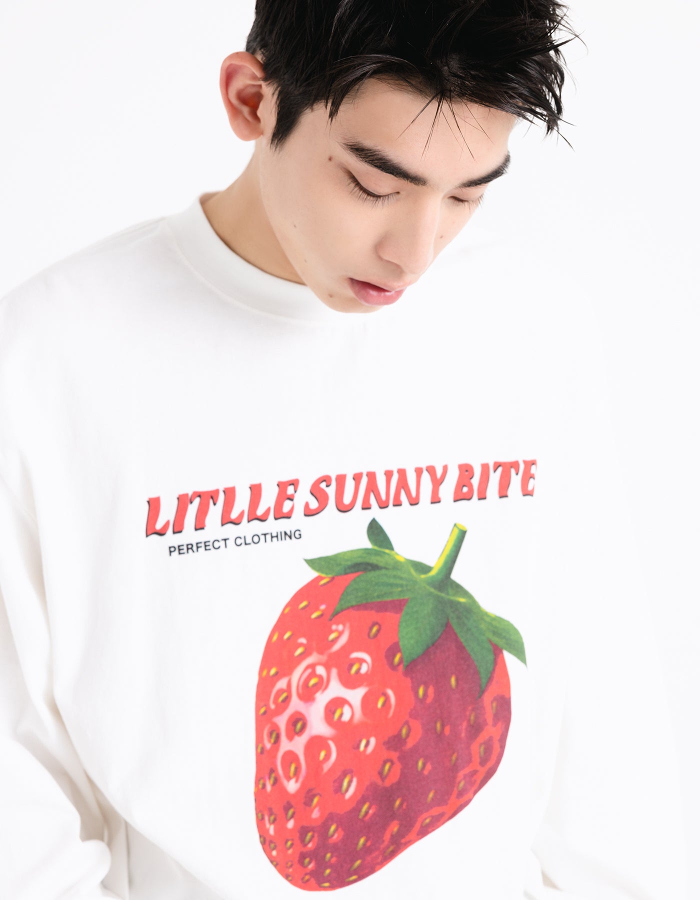 little sunny bite (リトルサニーバイト)Strawberry long tee / WHITE