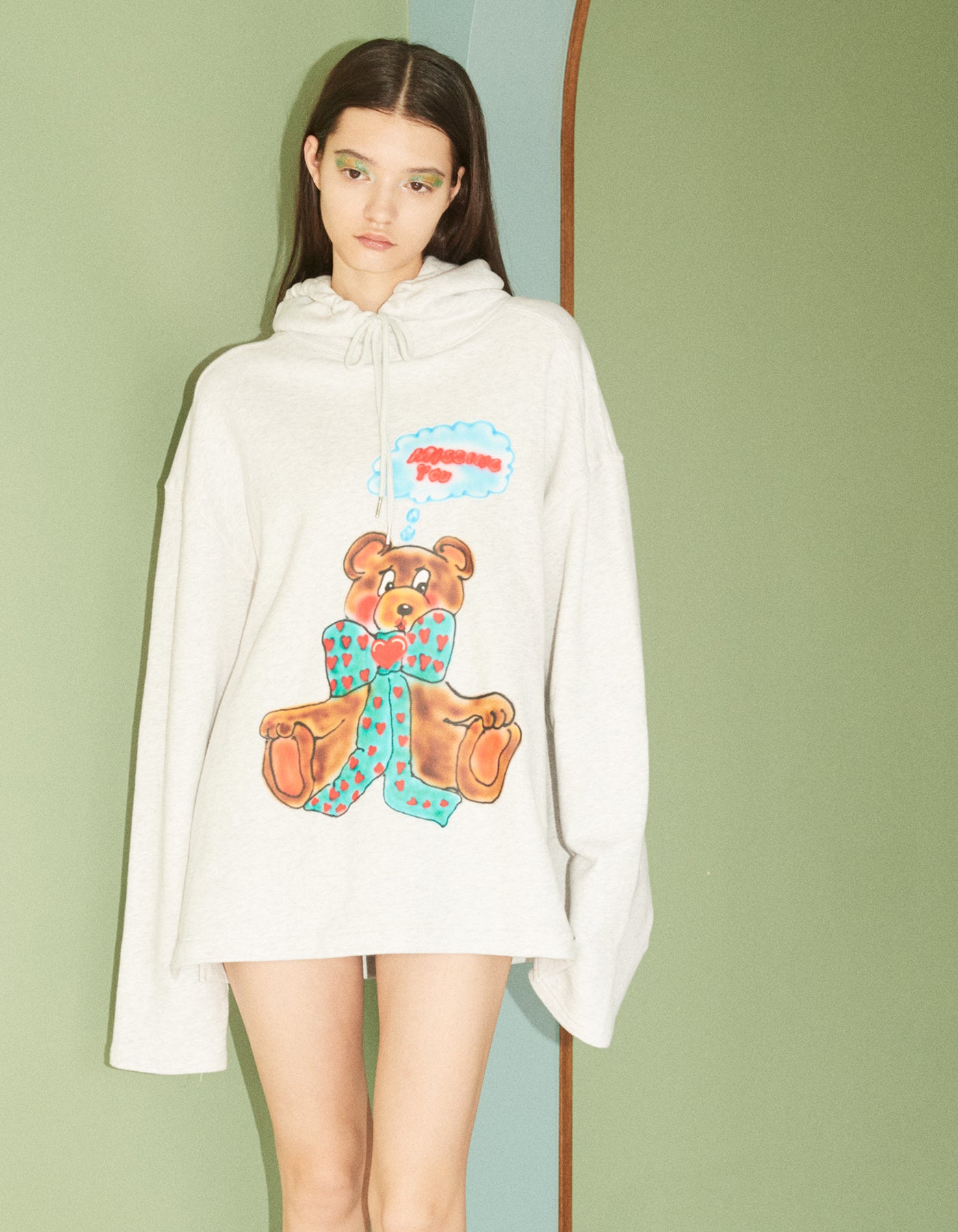 little sunny bite x anna hofmann Bear hoodie / WHITE